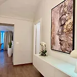 Grand Luxury - Center - Families & Groups