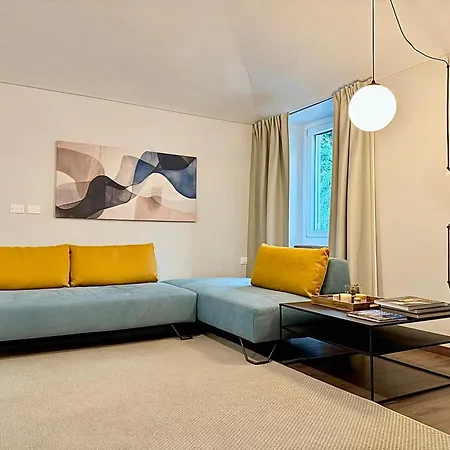 Grand Luxury - Center - Families & Groups