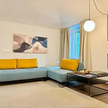 Grand Luxury - Center - Families & Groups *