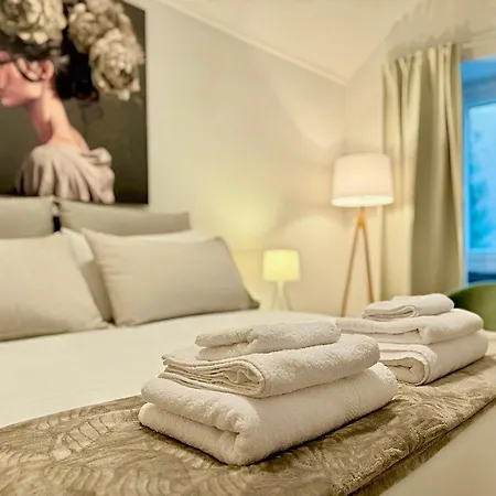 Grand Luxury - Center - Families & Groups