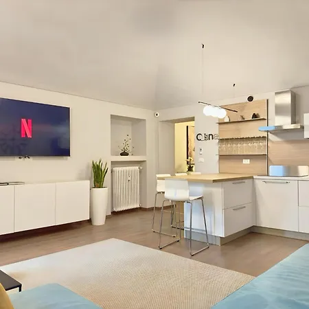 Grand Luxury - Center - Families & Groups *