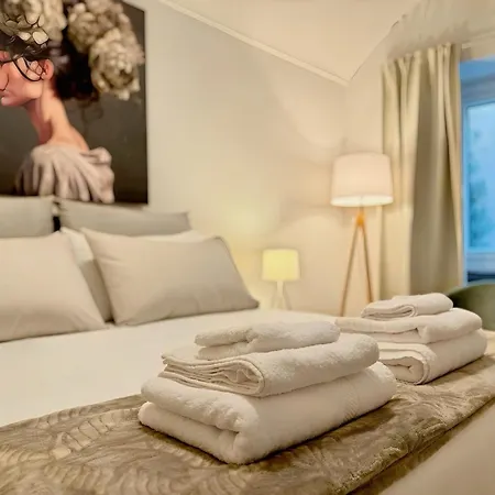 Grand Luxury - Center - Families & Groups *